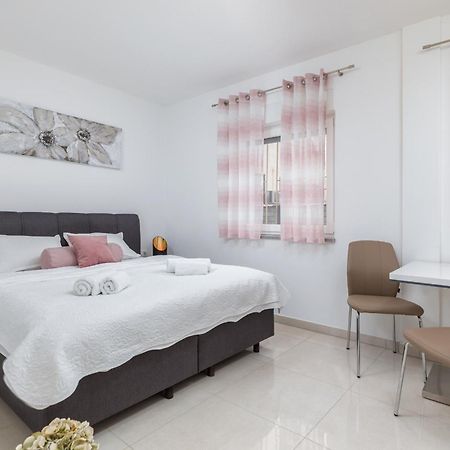 Marine Lux Apartments Pula Luaran gambar