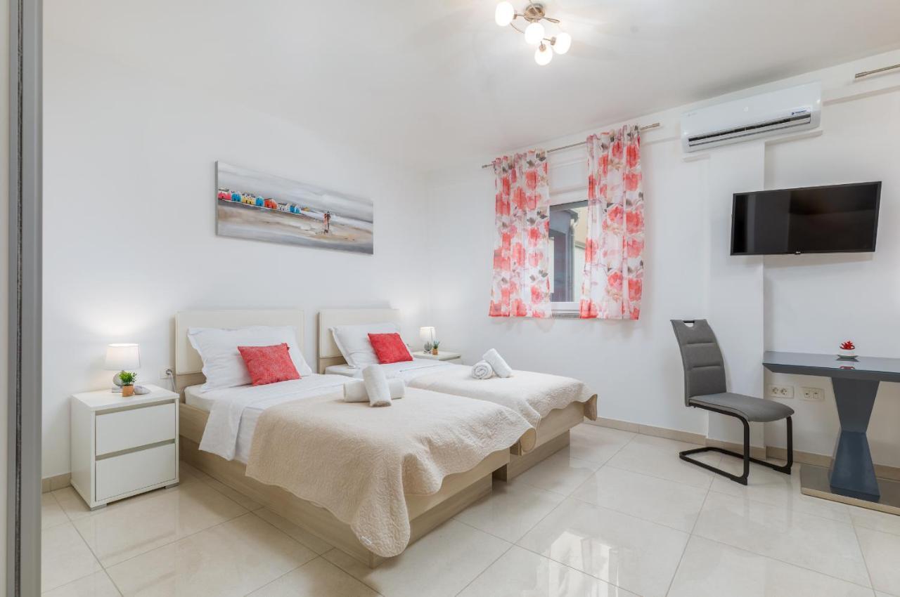 Marine Lux Apartments Pula Luaran gambar