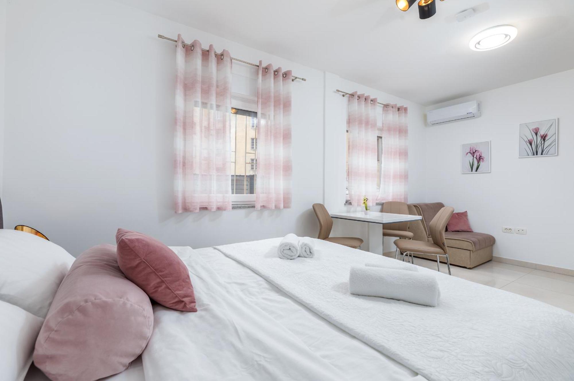 Marine Lux Apartments Pula Luaran gambar